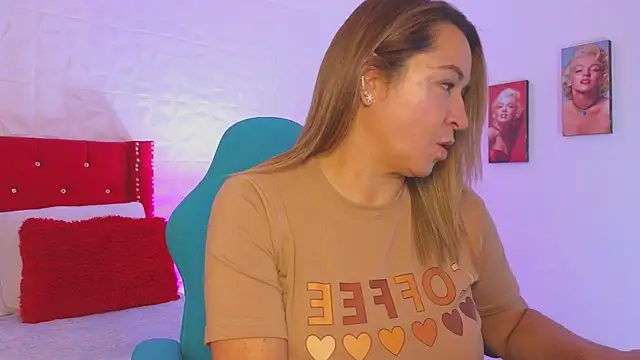 weet Evans    online show from 11/11/25, 03:12