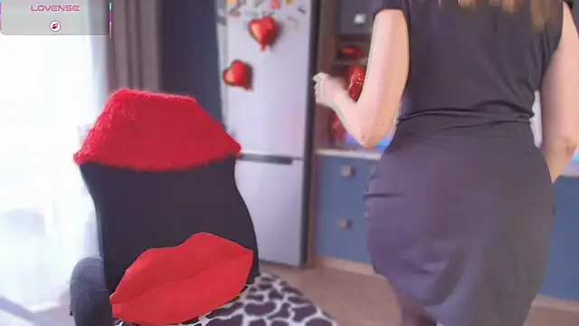 emlana online show from 04/03/26, 01:17