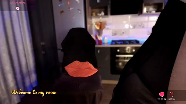 Snapshot of emlana chatting on 11/02/25, 05:51 emlana online show from 11/02/25, 05:51