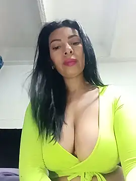 DaphneRosses online show from 05/06/26, 01:59