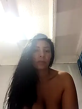 DaphneRosses online show from 12/13/25, 08:04