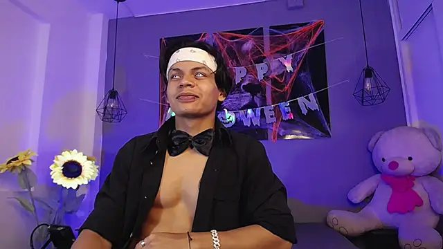 Snapshot of Draco_collins chatting on 10/24/25, 08:41 Draco collins online show from 10/24/25, 08:41