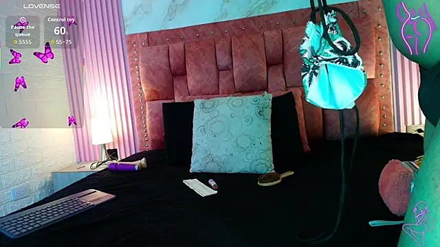 goldilockss15 online show from 11/05/25, 03:20