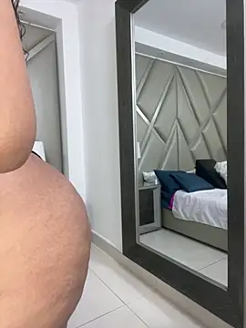 AlesiaCooper online show from 12/21/25, 12:07