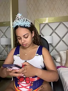 AlesiaCooper online show from 10/11/25, 08:43