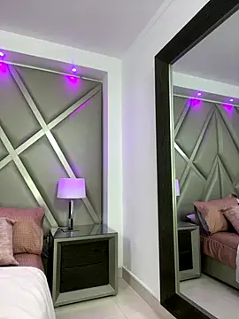 AlesiaCooper online show from 11/19/25, 08:20