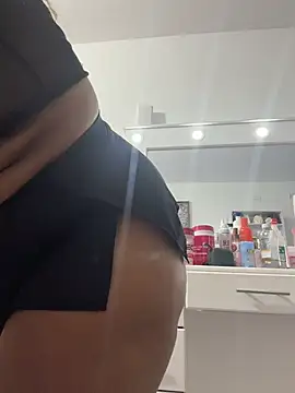 AlesiaCooper online show from 06/17/26, 02:55