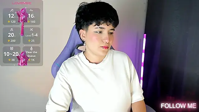 Snapshot of emma_cute7 chatting on 12/19/25, 01:09 emma cute7 online show from 12/19/25, 01:09