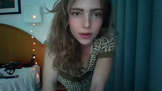 Snapshot of kinkifunki chatting on 03/17/25, 04:54 kinkifunki online show from 03/17/25, 04:54