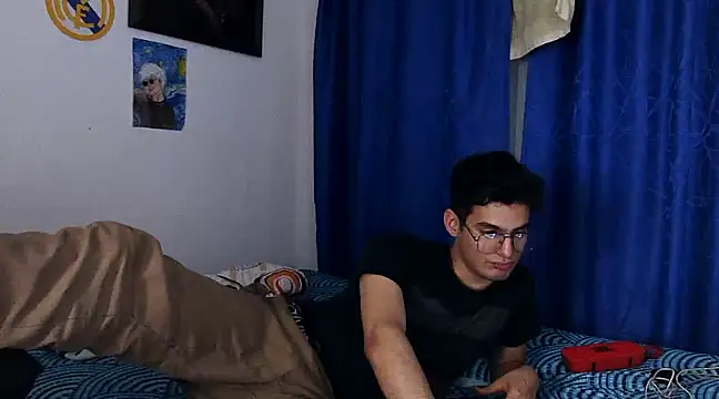 Snapshot of Thiagobb7 chatting on 03/17/25, 12:10 Thiagobb7 online show from 03/17/25, 12:10