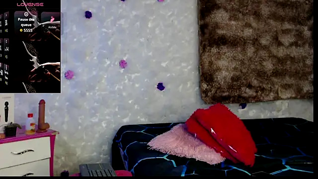 bella warzon online show from 04/08/26, 08:54