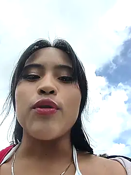 bella warzon online show from 11/12/25, 05:50