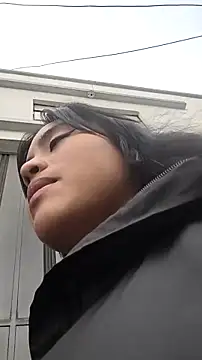 bella warzon online show from 11/18/25, 09:18