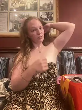 Snapshot of feedeegeorgie chatting on 07/11/26, 01:00 feedeegeorgie online show from 07/11/26, 01:00