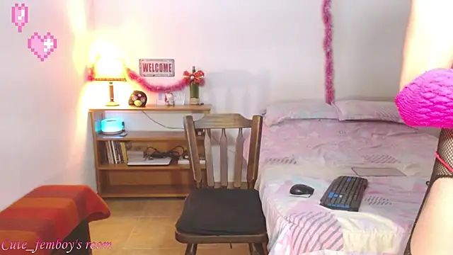 cute femboy420 online show from 12/18/25, 01:22