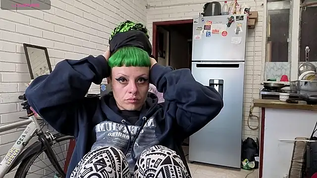 freyaa sorcerees online show from 10/17/25, 01:24