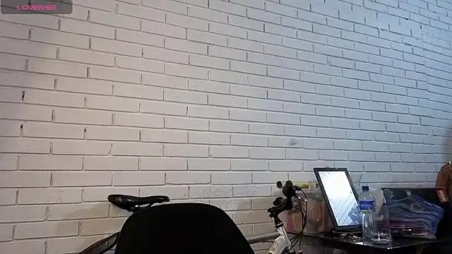 freyaa sorcerees online show from 10/16/25, 01:47