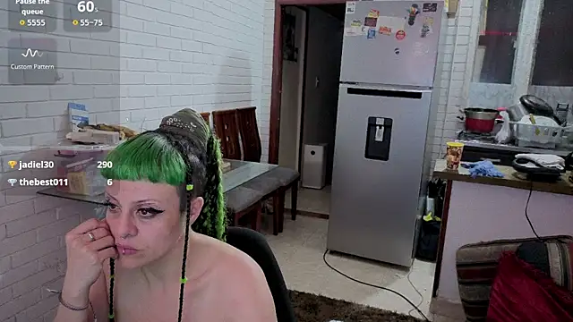 freyaa sorcerees online show from 10/27/25, 04:13