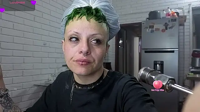 freyaa sorcerees online show from 10/07/25, 12:22