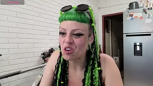 freyaa sorcerees online show from 10/16/25, 05:54