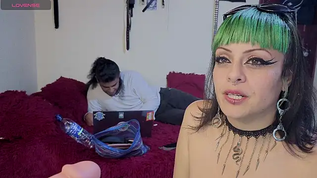 freyaa sorcerees online show from 11/24/25, 07:58