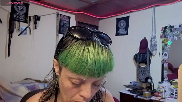 freyaa sorcerees online show from 11/23/25, 02:43