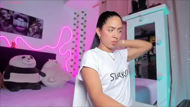 Vickysth online show from 10/19/25, 09:17