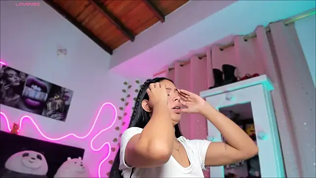 Vickysth online show from 10/13/25, 10:21