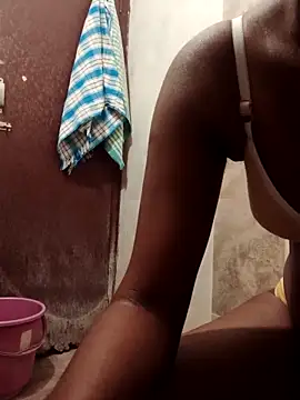 Snapshot of naughtyreva chatting on 03/19/25, 09:38 naughtyreva online show from 03/19/25, 09:38