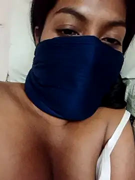 Snapshot of naughtyreva chatting on 03/08/25, 10:34 naughtyreva online show from 03/08/25, 10:34