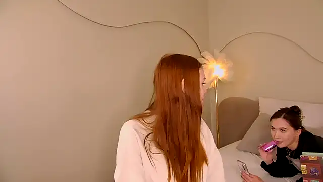 Snapshot of MiraBliss chatting on 10/06/25, 09:48 MiraBliss online show from 10/06/25, 09:48