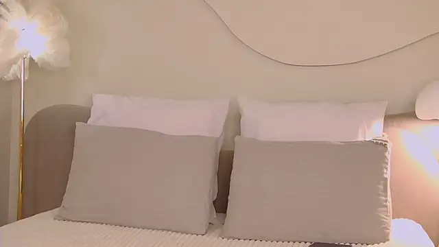 Snapshot of MiraBliss chatting on 10/03/25, 05:47 MiraBliss online show from 10/03/25, 05:47