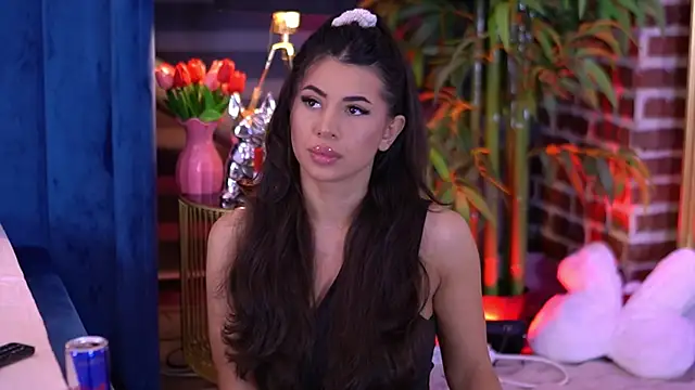 TanyaVonDe online show from 02/15/26, 07:02