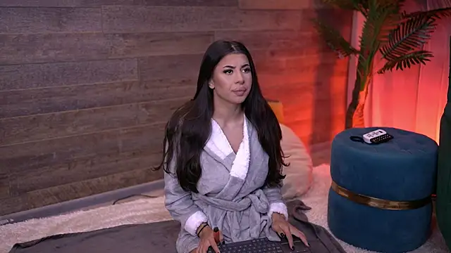 Snapshot of TanyaVonDe chatting on 11/11/25, 05:52 TanyaVonDe online show from 11/11/25, 05:52