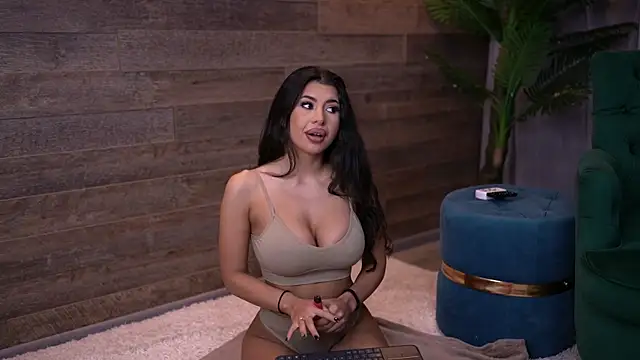 Snapshot of TanyaVonDe chatting on 12/03/25, 06:40 TanyaVonDe online show from 12/03/25, 06:40