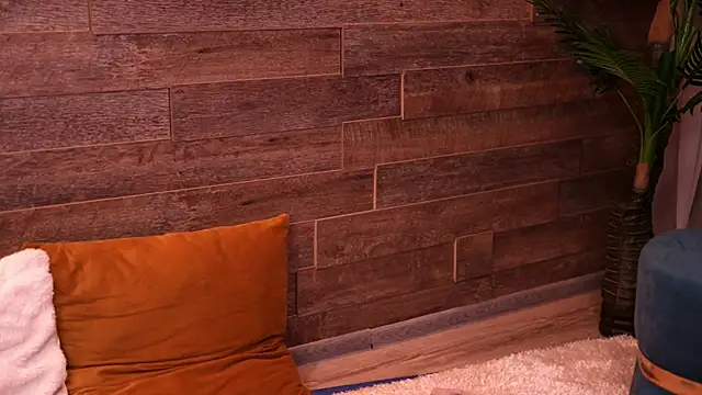 Snapshot of TanyaVonDe chatting on 10/04/25, 05:03 TanyaVonDe online show from 10/04/25, 05:03