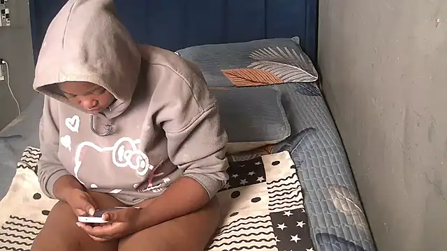 SexyShybarbie online show from 12/03/25, 04:13