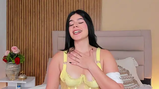 FatimaEvans online show from 12/19/25, 09:28