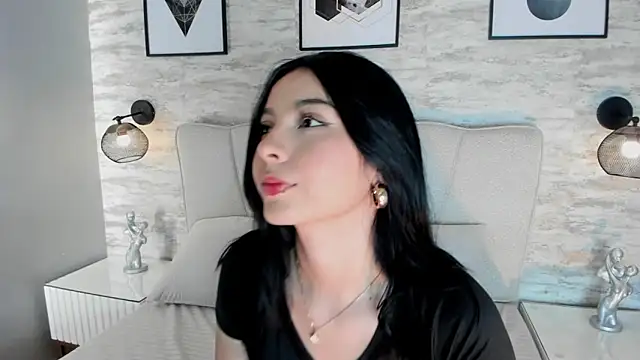 Snapshot of kanna_02 chatting on 11/27/25, 12:16 kanna 02 online show from 11/27/25, 12:16