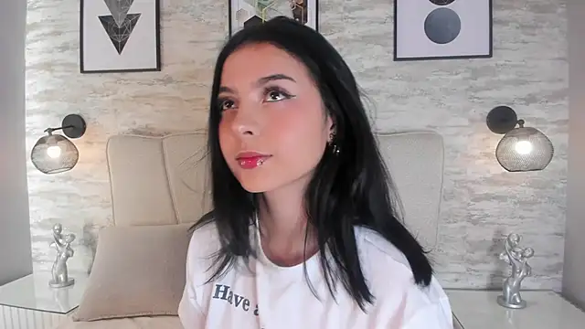 Snapshot of kanna_02 chatting on 10/24/25, 11:31 kanna 02 online show from 10/24/25, 11:31