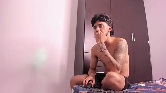 Snapshot of Zayn_kane chatting on 06/29/26, 10:09 Zayn kane online show from 06/29/26, 10:09