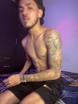 Snapshot of Zayn_kane chatting on 06/20/26, 05:18 Zayn kane online show from 06/20/26, 05:18