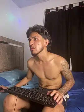 Snapshot of Zayn_kane chatting on 06/16/26, 01:16 Zayn kane online show from 06/16/26, 01:16
