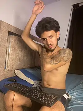 Snapshot of Zayn_kane chatting on 06/20/26, 03:33 Zayn kane online show from 06/20/26, 03:33
