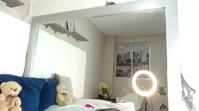 willow smitt online show from 11/11/25, 12:22