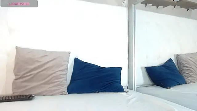 willow smitt online show from 11/25/25, 12:49