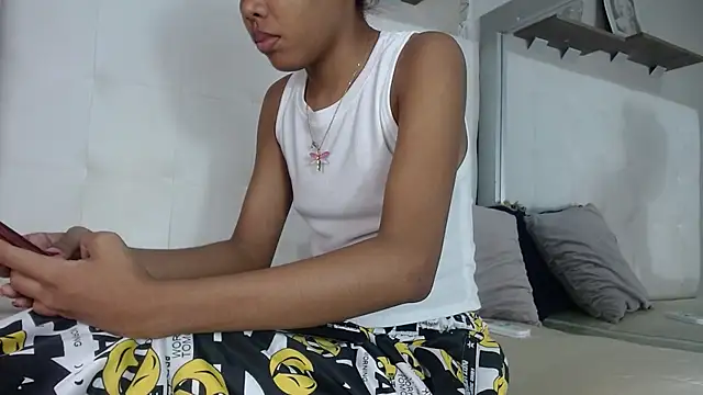 willow smitt online show from 11/06/25, 12:20