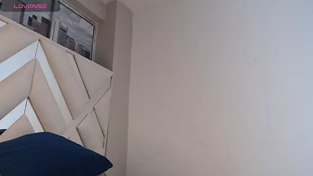 willow smitt online show from 03/10/26, 01:15