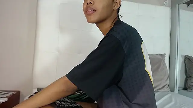 willow smitt online show from 11/07/25, 01:04