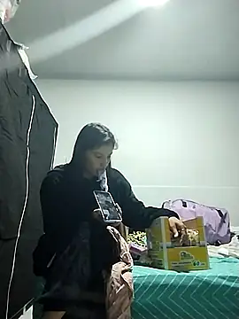 Seet Hanna online show from 09/18/25, 12:57